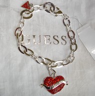 Bracelet Guess Argent et coeur en cristaux Swarovski